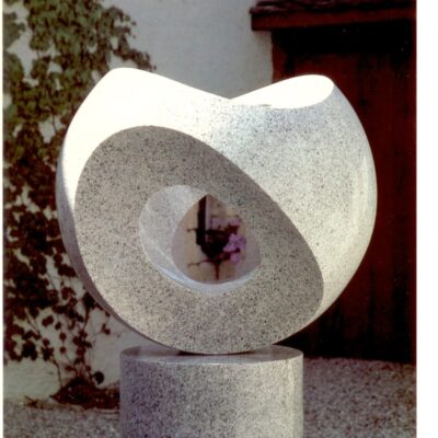 Max Bill - kugelschale mit dreigleichen Ausschnitten